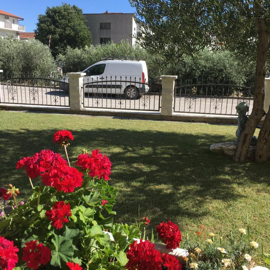 Villakamena Drvenik  Bagian luar foto
